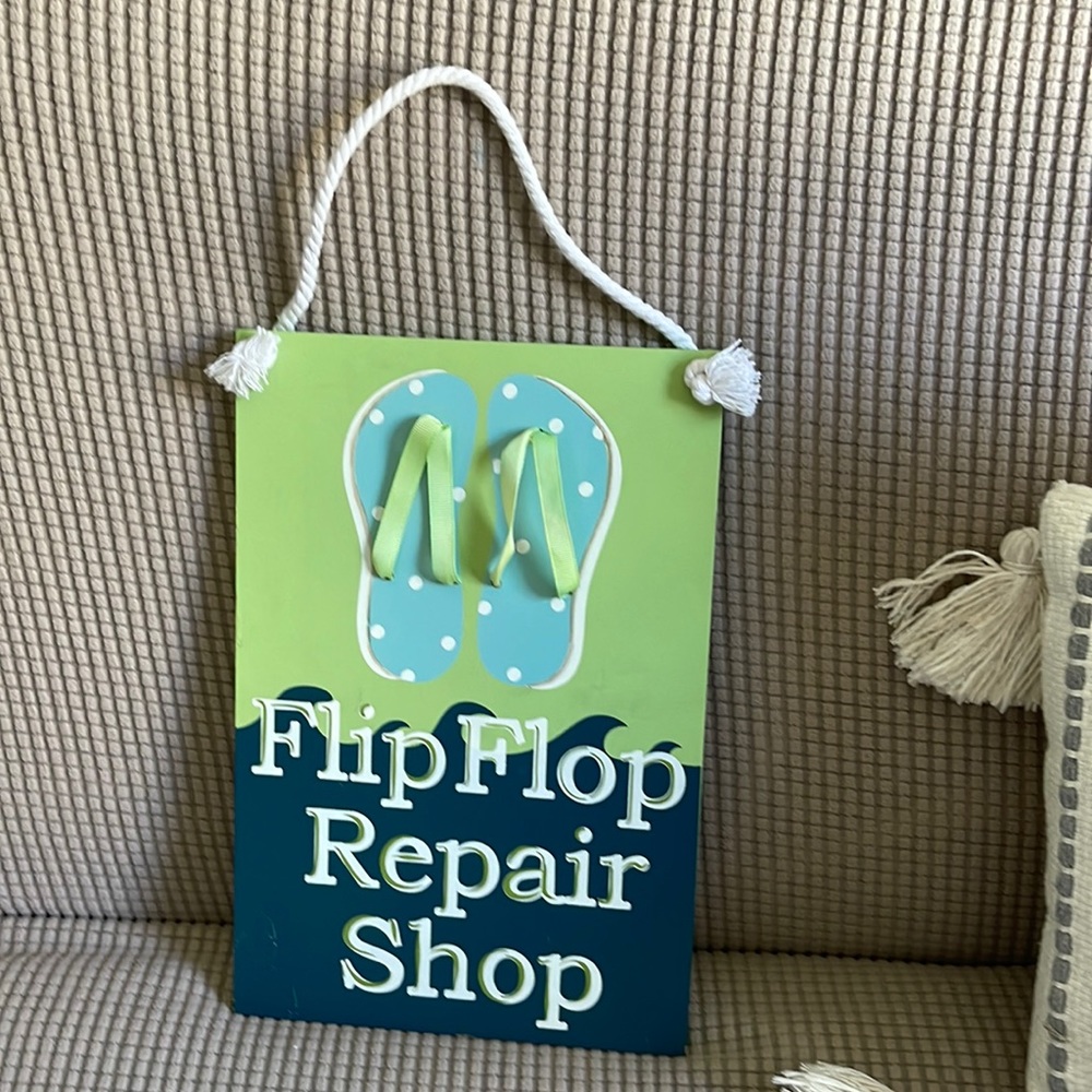 Beach flip flop sign